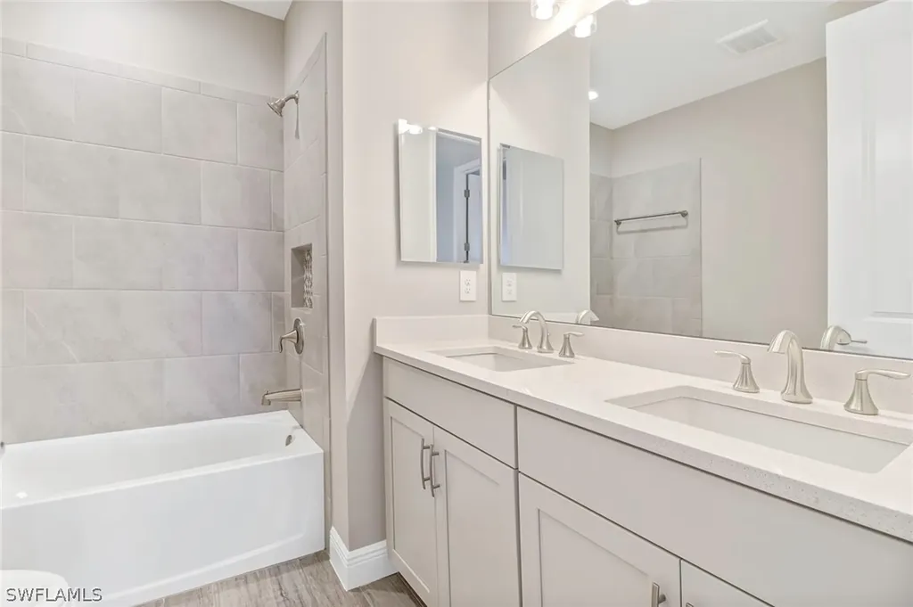 4652 Centaurus Circle Naples FL 34120