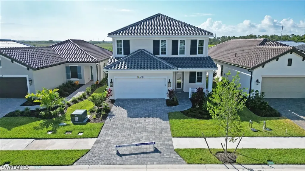 4652 Centaurus Circle Naples FL 34120