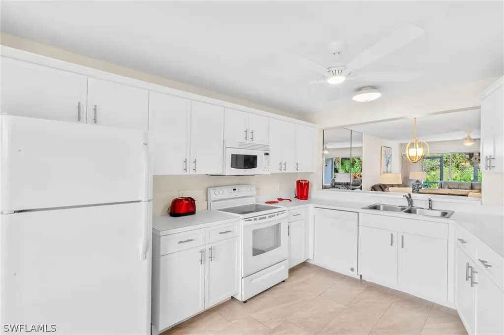 228 Belina Drive Naples FL 34104