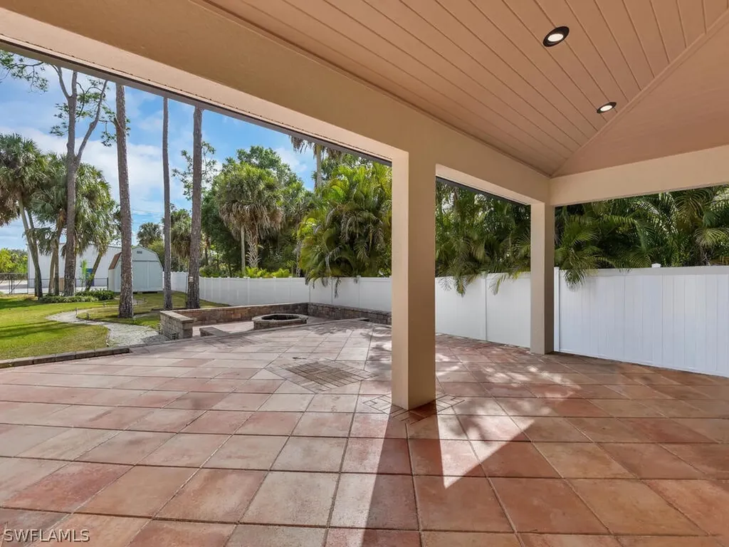 6070 Lancewood Way Naples FL 34116