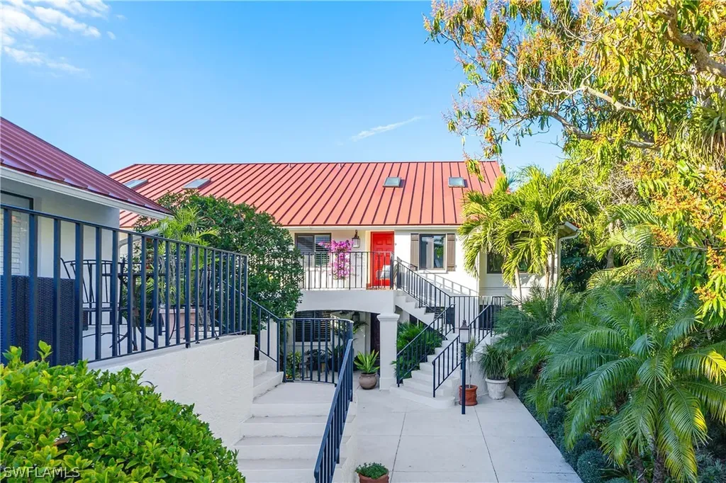 375 8th Avenue S Naples FL 34102
