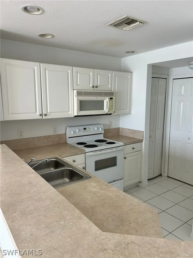 4256 Liron Avenue Fort Myers FL 33916