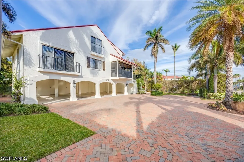 375 8th Avenue S Naples FL 34102