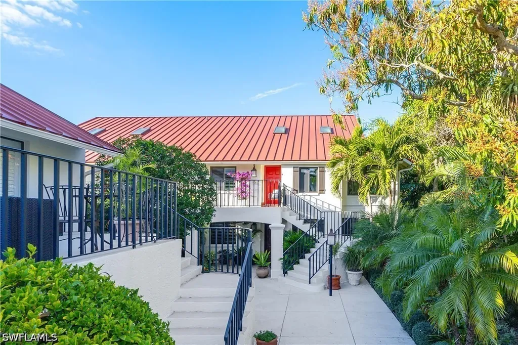 375 8th Avenue S Naples FL 34102