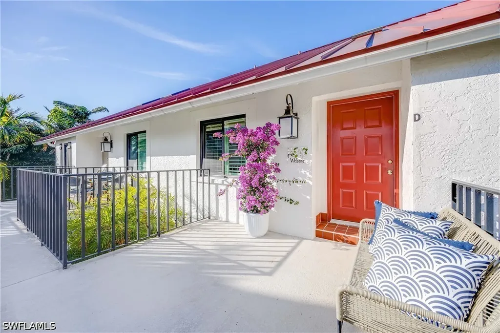 375 8th Avenue S Naples FL 34102