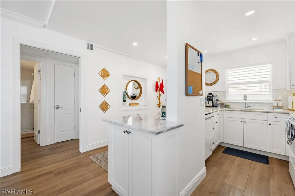 404 Broad Avenue S Naples FL 34102