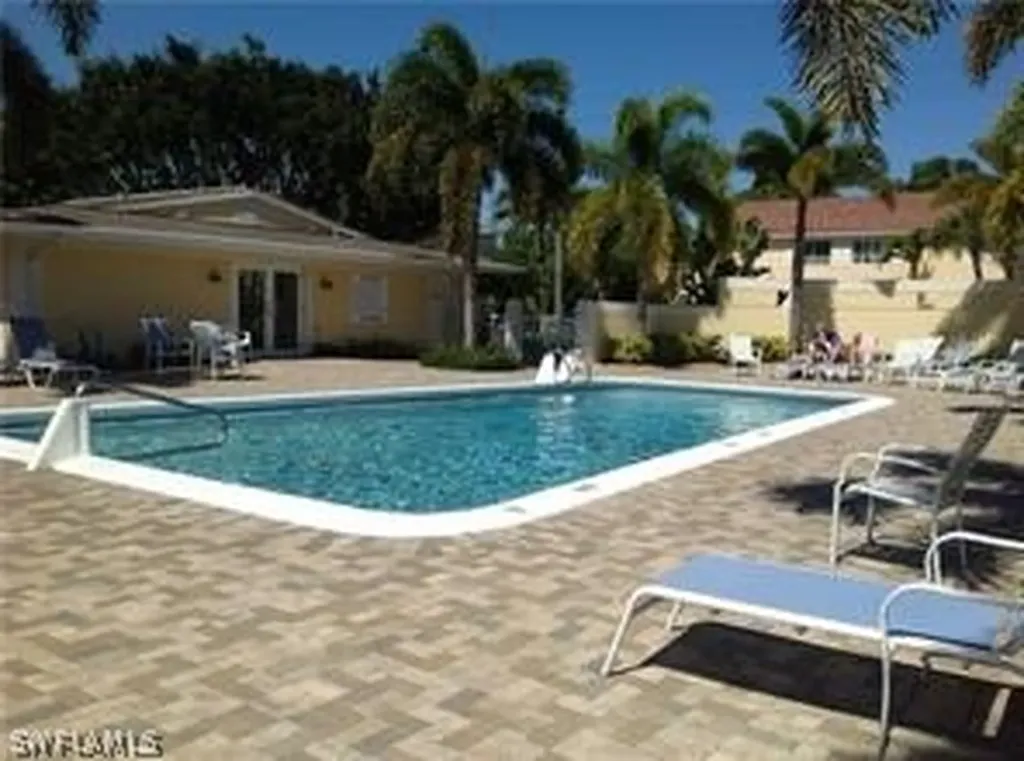 404 Broad Avenue S Naples FL 34102