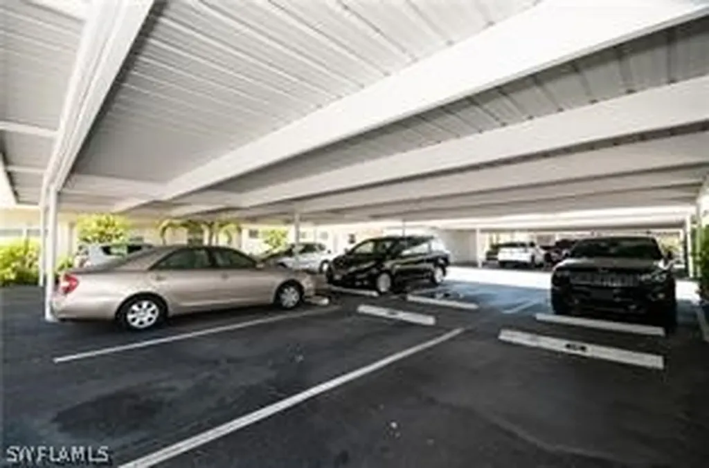 404 Broad Avenue S Naples FL 34102