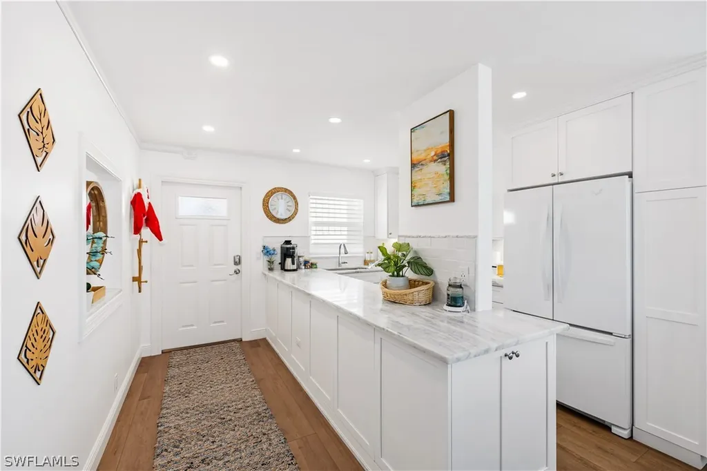 404 Broad Avenue S Naples FL 34102