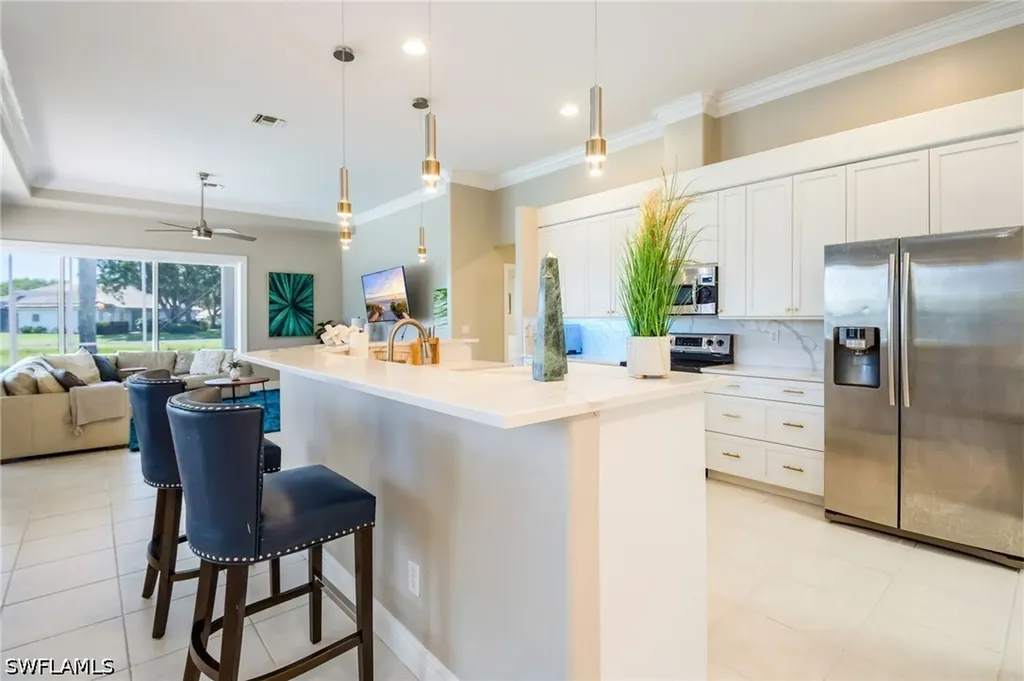 11723 Longshore Way E Naples FL 34119