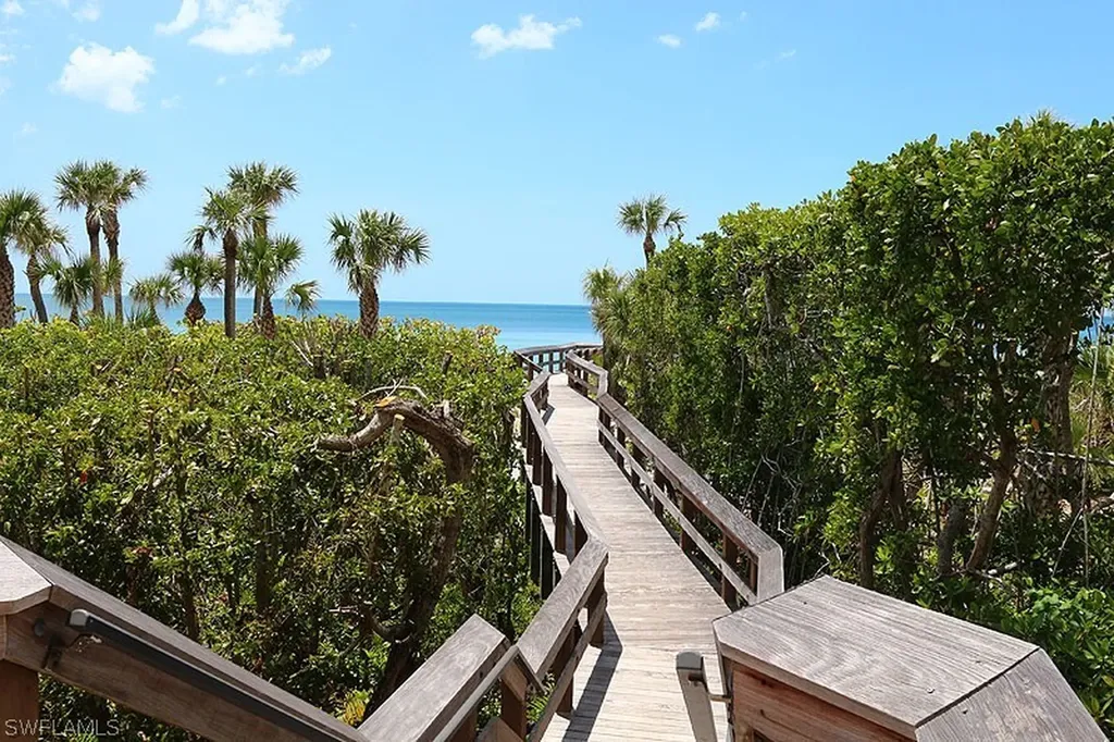 8231 Bay Colony Drive Naples FL 34108