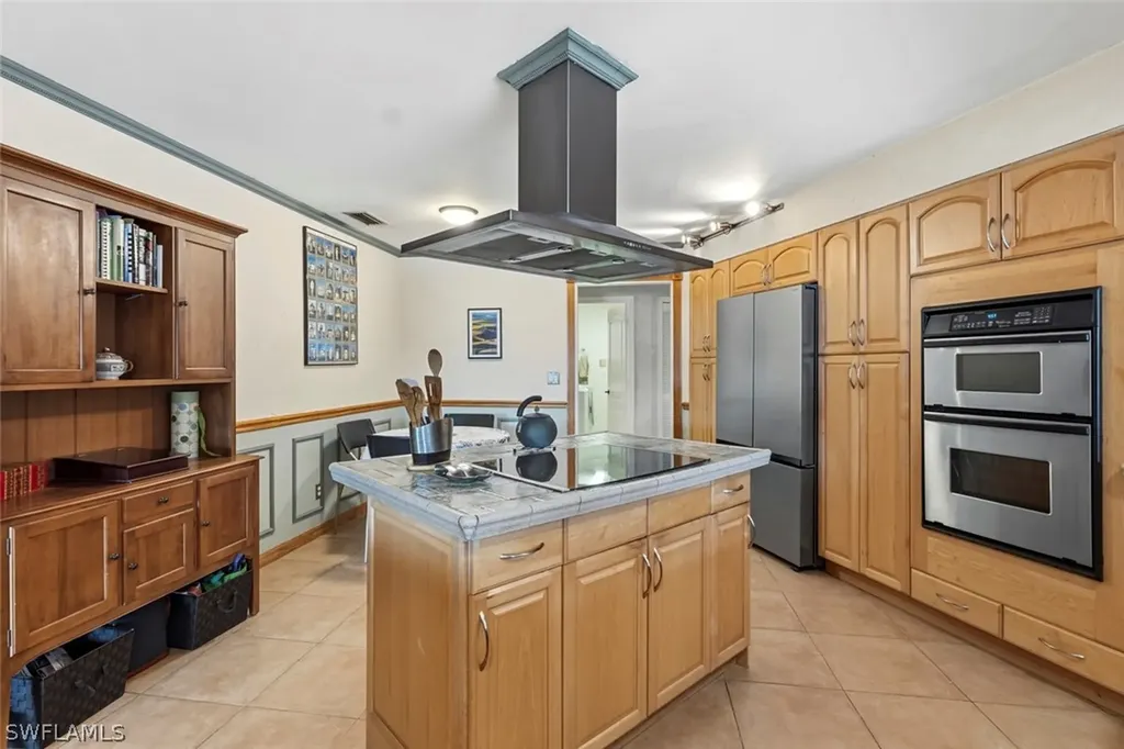 311 Henley Drive Naples FL 34104