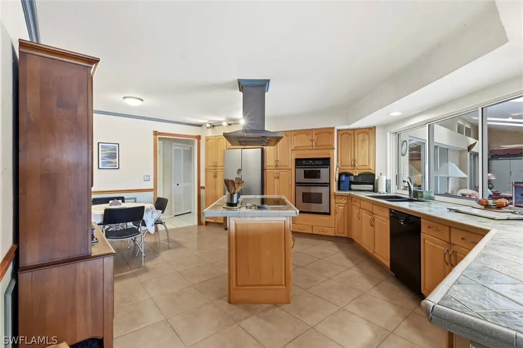 311 Henley Drive Naples FL 34104