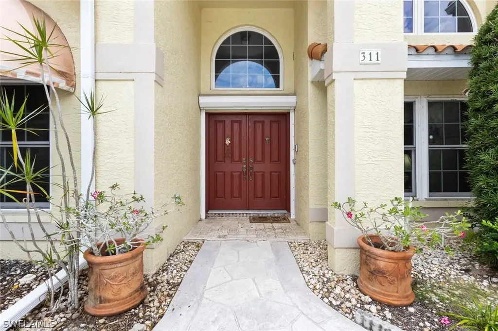 311 Henley Drive Naples FL 34104
