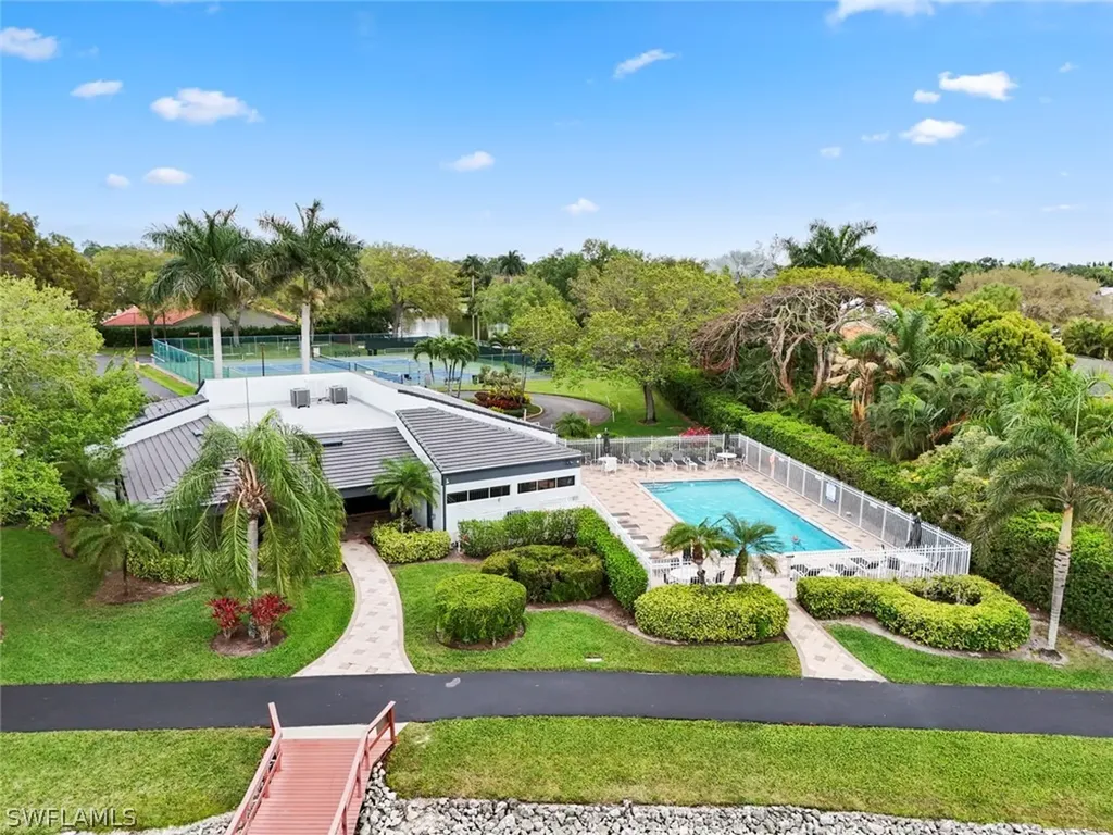 311 Henley Drive Naples FL 34104