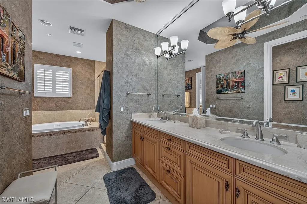 580 Avellino Isle Circle Naples FL 34119