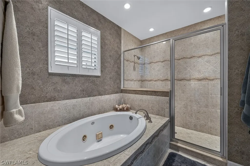 580 Avellino Isle Circle Naples FL 34119