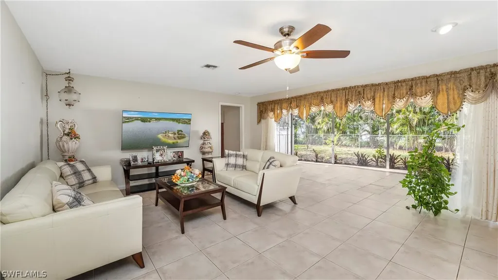 3804 SE 10th Place Cape Coral FL 33904