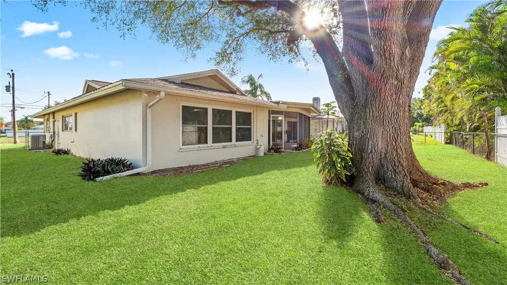 3804 SE 10th Place Cape Coral FL 33904