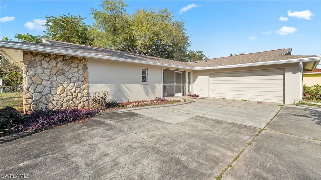 3804 SE 10th Place Cape Coral FL 33904