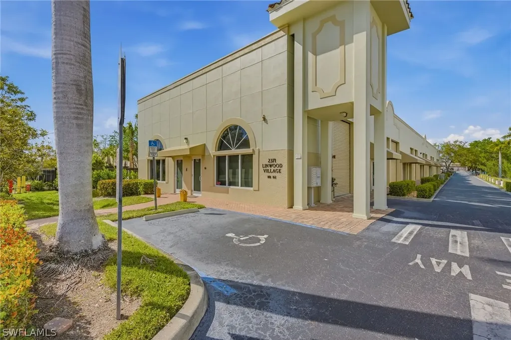 2371 Linwood Avenue Naples FL 34112