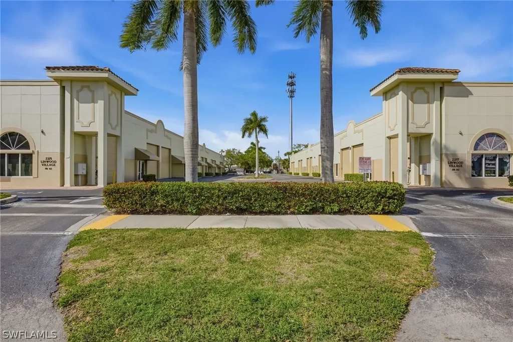 2371 Linwood Avenue Naples FL 34112