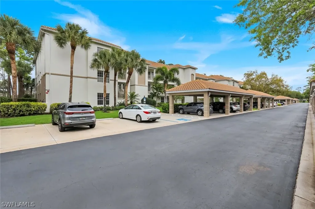 8231 Parkstone Place Naples FL 34120