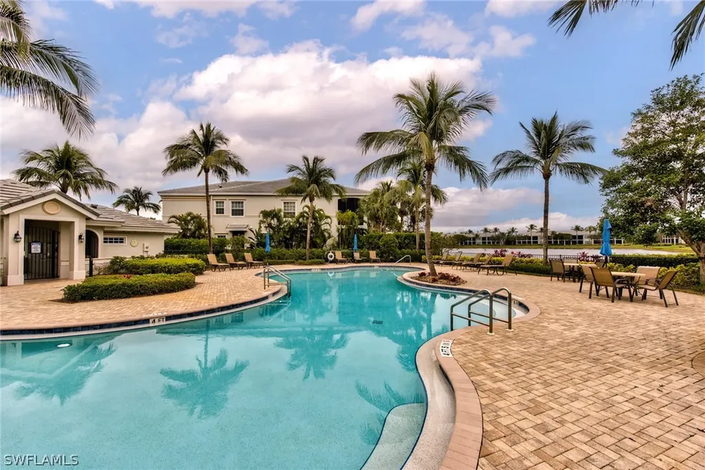 9242 Tesoro Lane Naples FL 34114