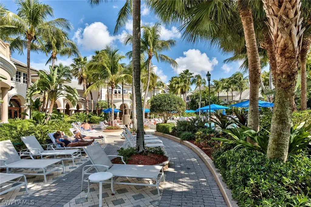9242 Tesoro Lane Naples FL 34114