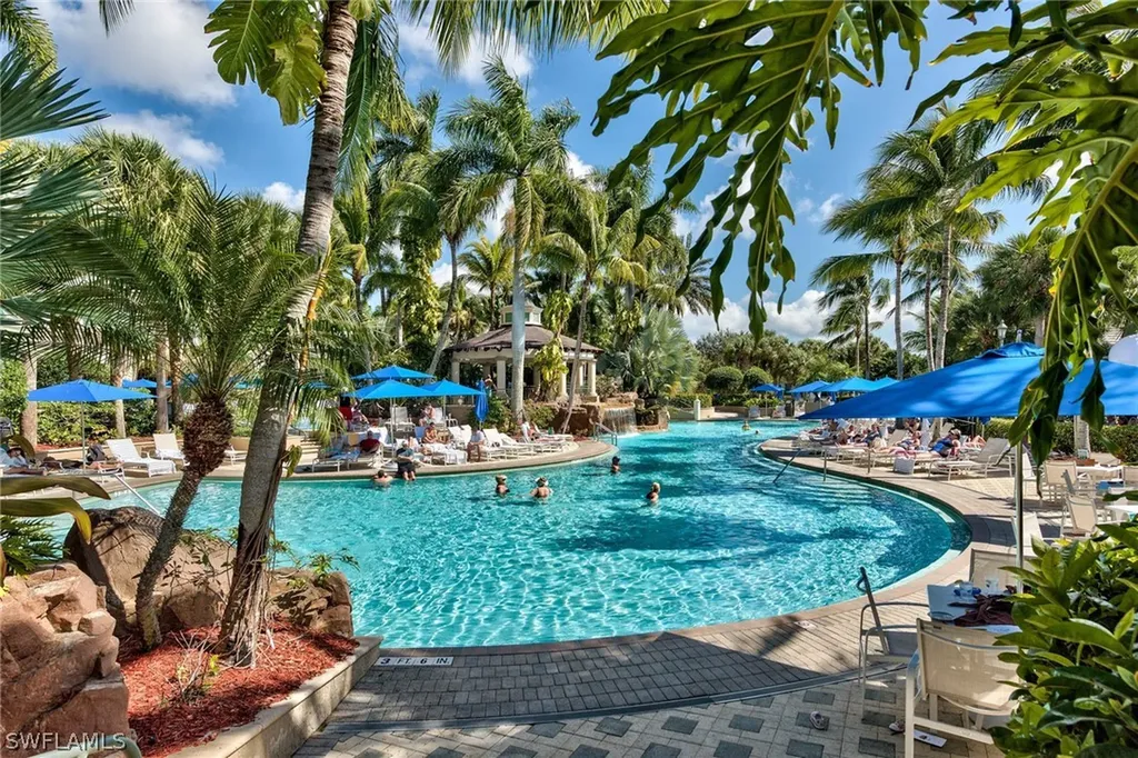 9242 Tesoro Lane Naples FL 34114