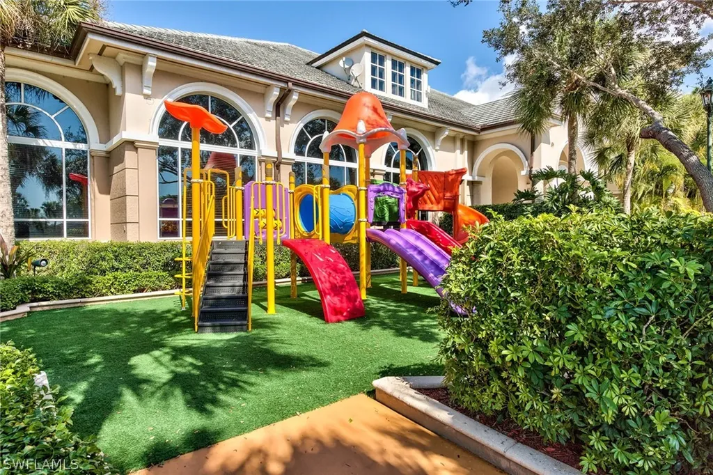 9242 Tesoro Lane Naples FL 34114