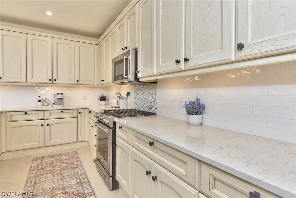 9242 Tesoro Lane Naples FL 34114