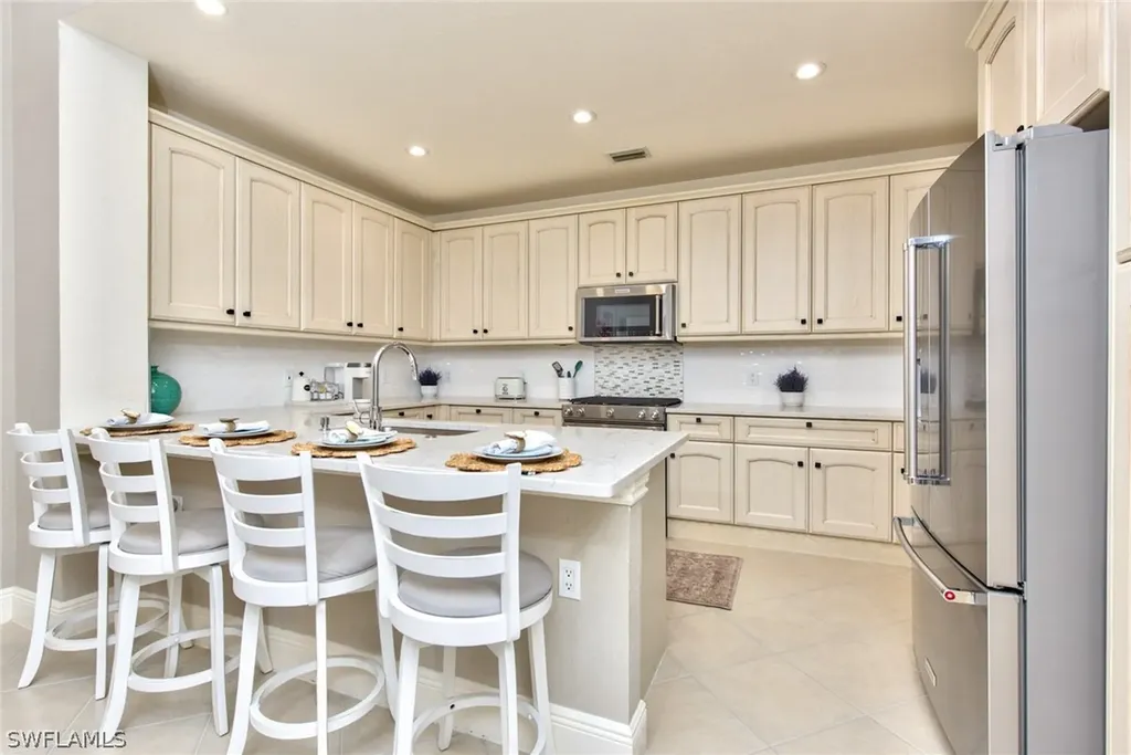 9242 Tesoro Lane Naples FL 34114