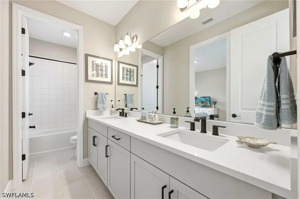2094 Grove Drive Naples FL 34120