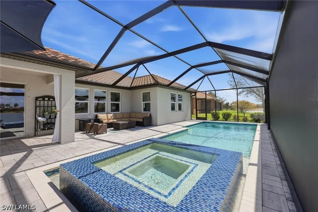2094 Grove Drive Naples FL 34120