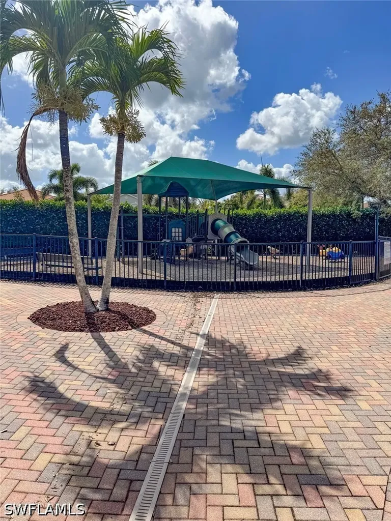 2094 Grove Drive Naples FL 34120