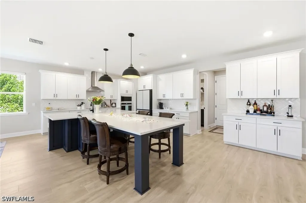 2094 Grove Drive Naples FL 34120
