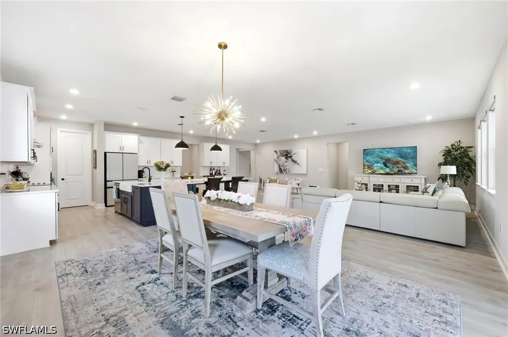2094 Grove Drive Naples FL 34120