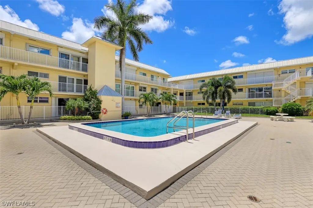 1100 8th Avenue S Naples FL 34102