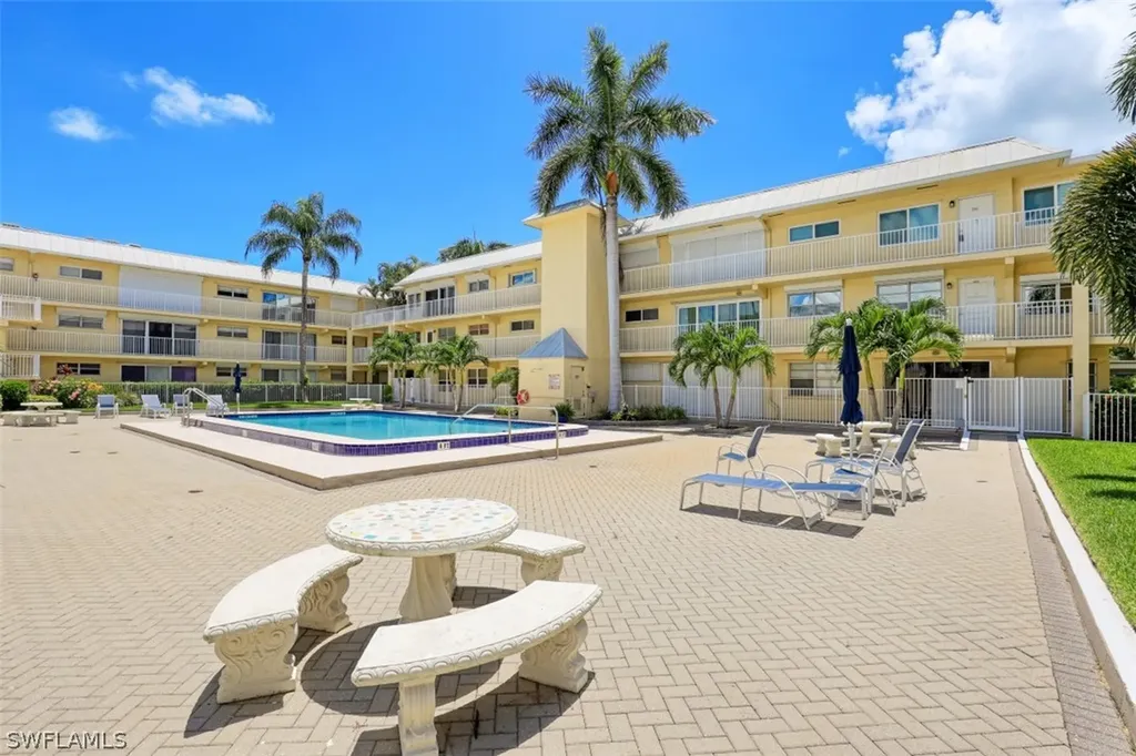 1100 8th Avenue S Naples FL 34102