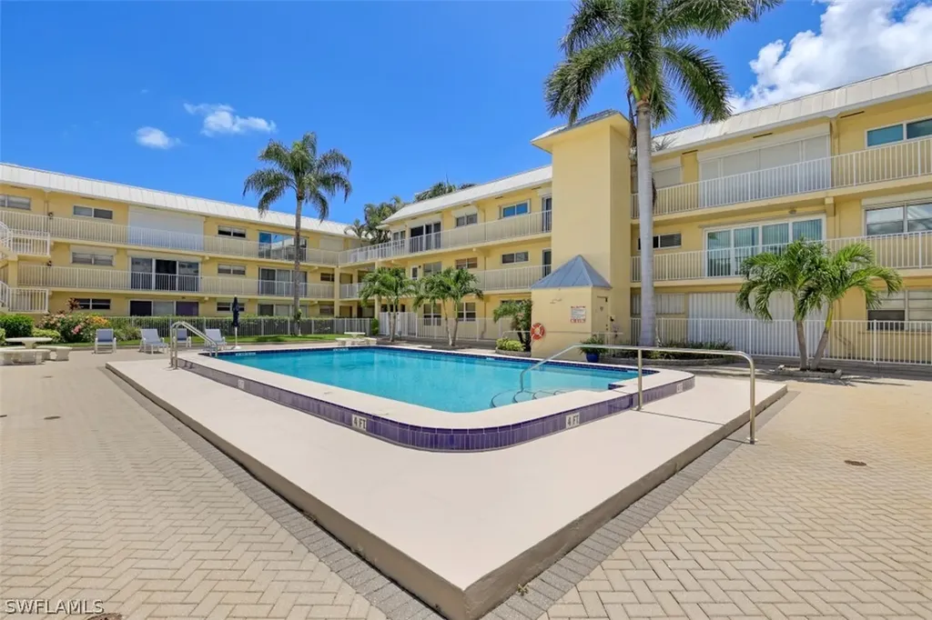 1100 8th Avenue S Naples FL 34102