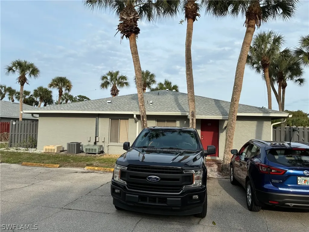1165 Palm Avenue North Fort Myers FL 33903