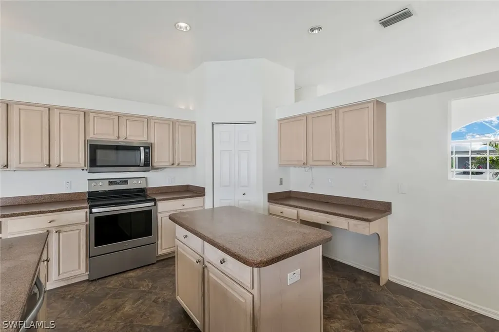 1728 NW 7th Avenue Cape Coral FL 33993