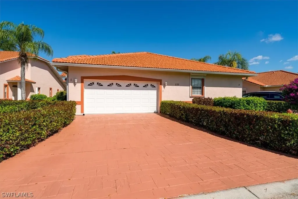 235 W Naomi Drive Naples FL 34104