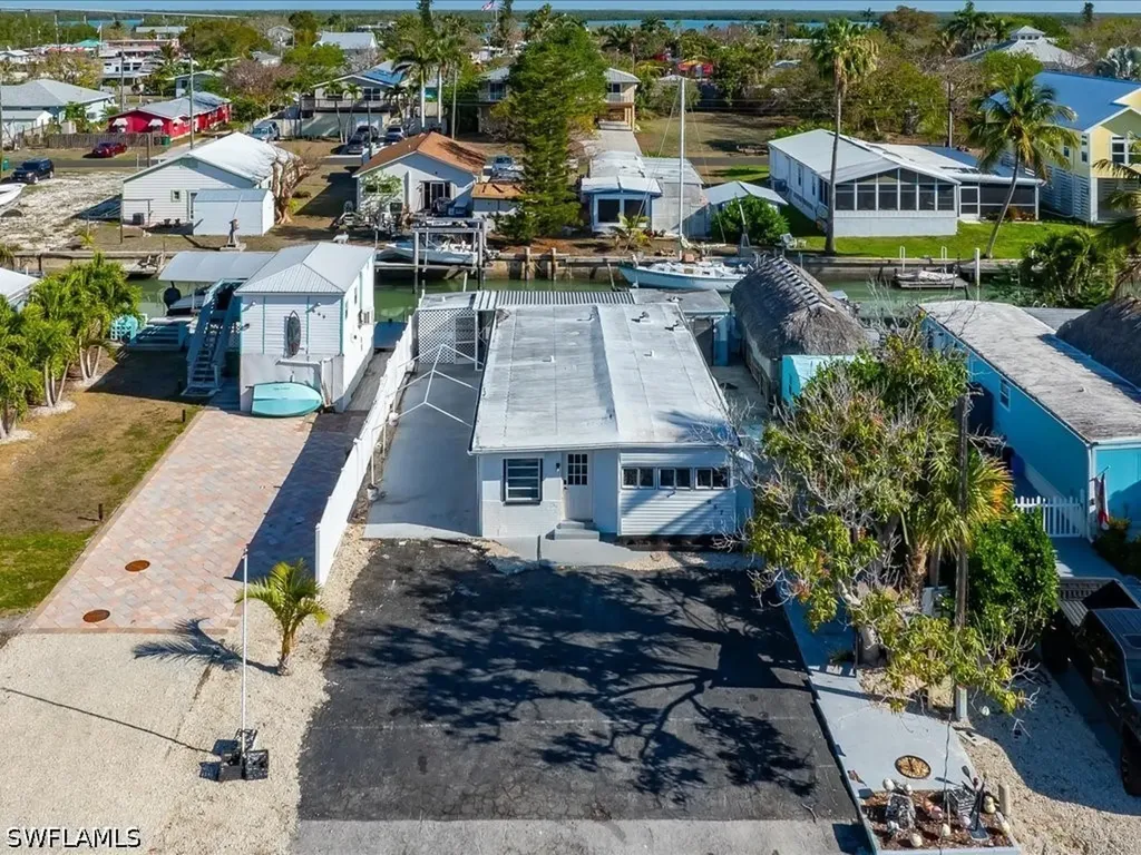 657 Palm Avenue E Goodland FL 34140