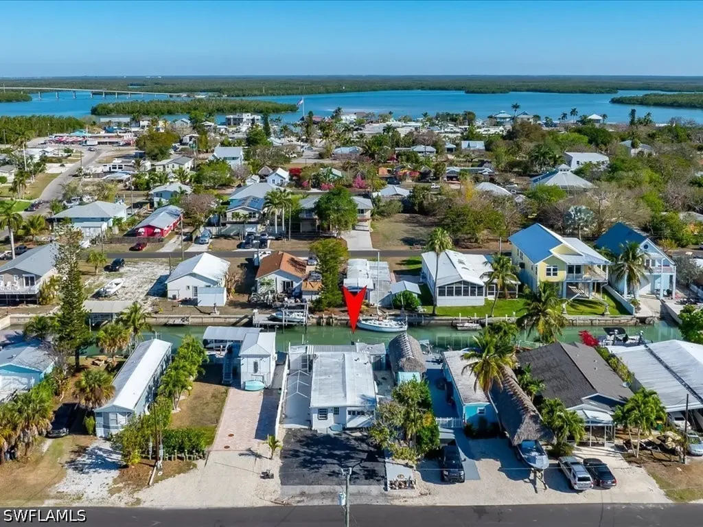 657 Palm Avenue E Goodland FL 34140