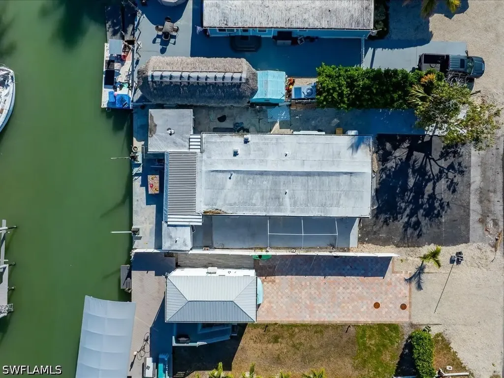 657 Palm Avenue E Goodland FL 34140