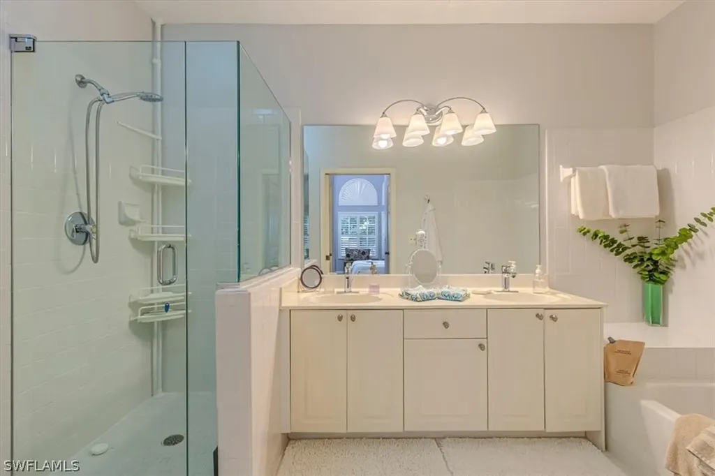 6010 Chardonnay Lane Naples FL 34119
