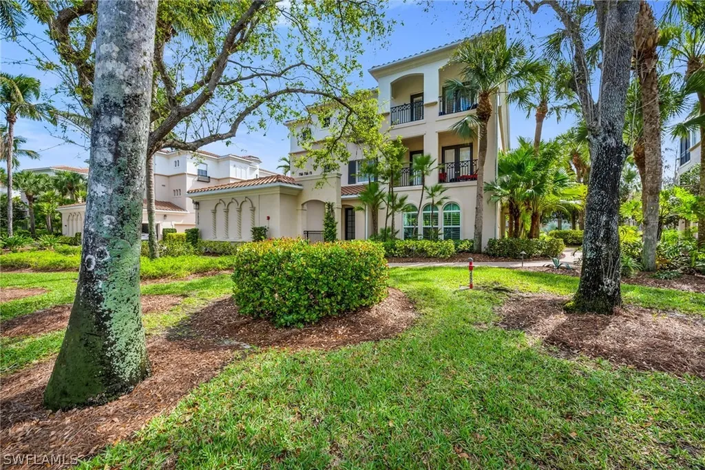 2830 Tiburon Boulevard E Naples FL 34109