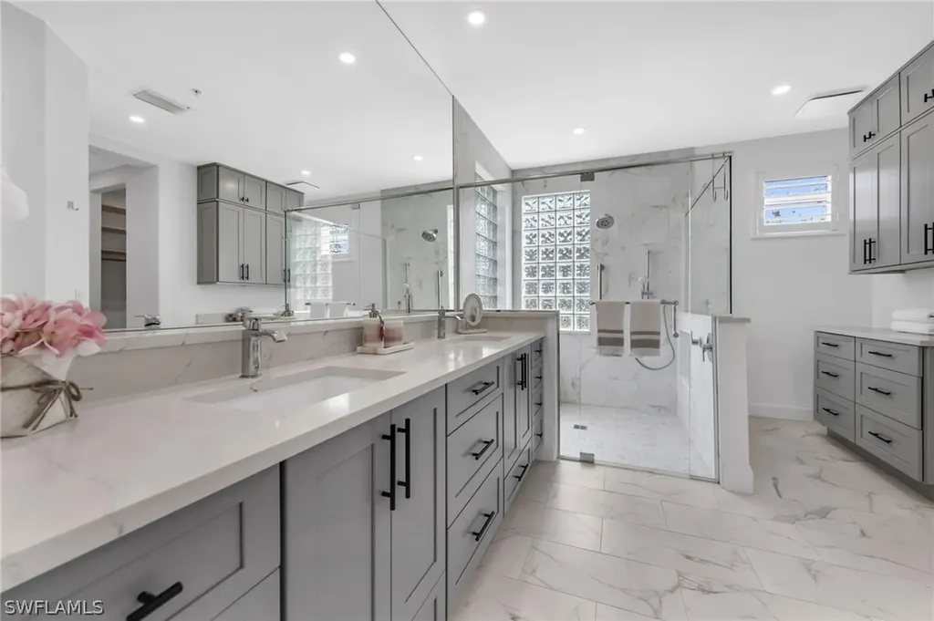 2830 Tiburon Boulevard E Naples FL 34109